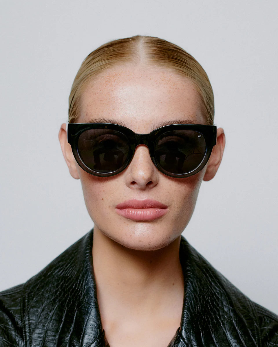 Lilly Black