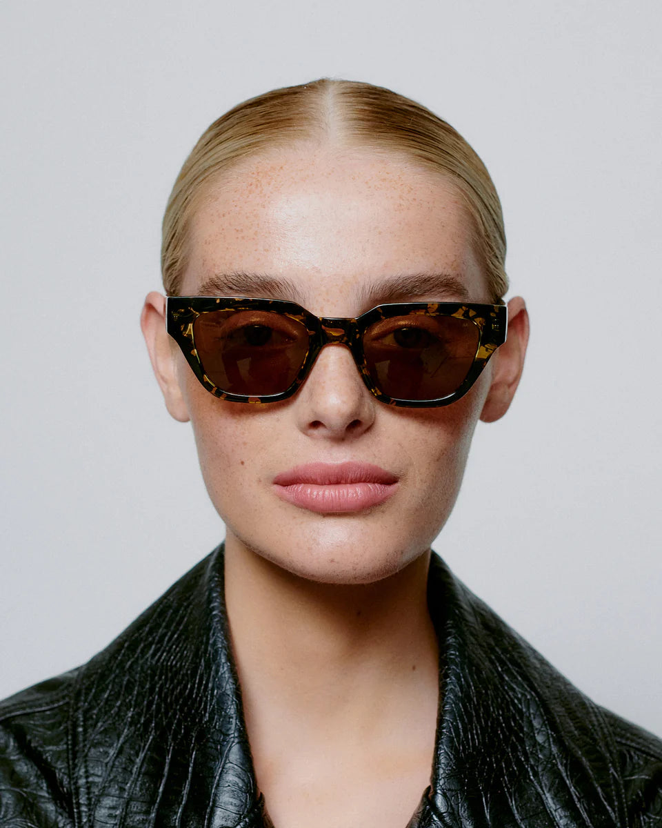 Kaws Black / Yellow Tortoise