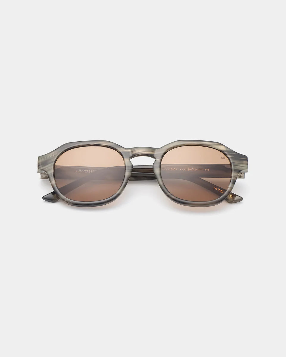 Zan Striped Horn