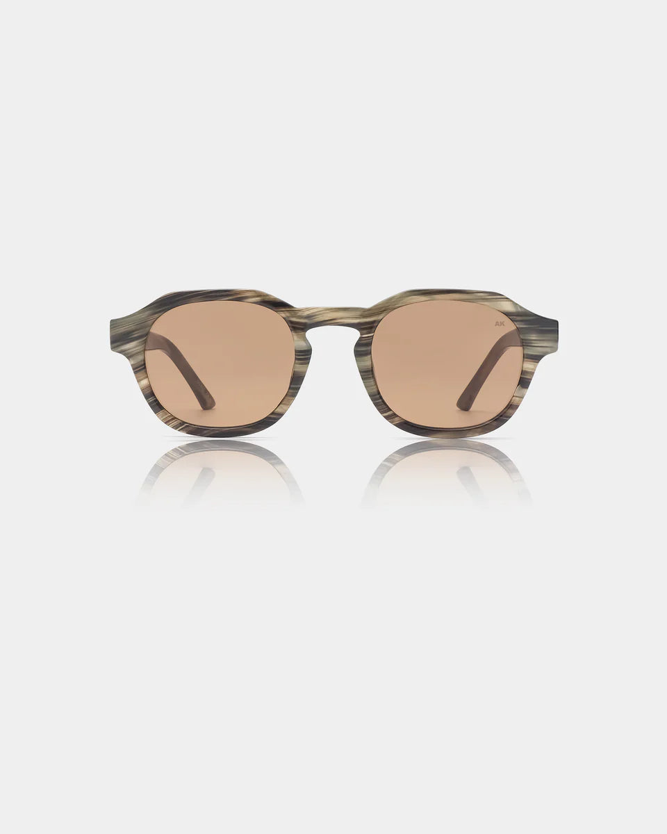 Zan Striped Horn