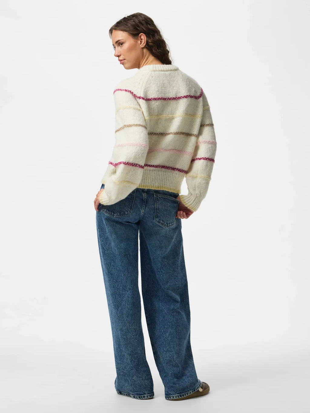 Pull Nelia